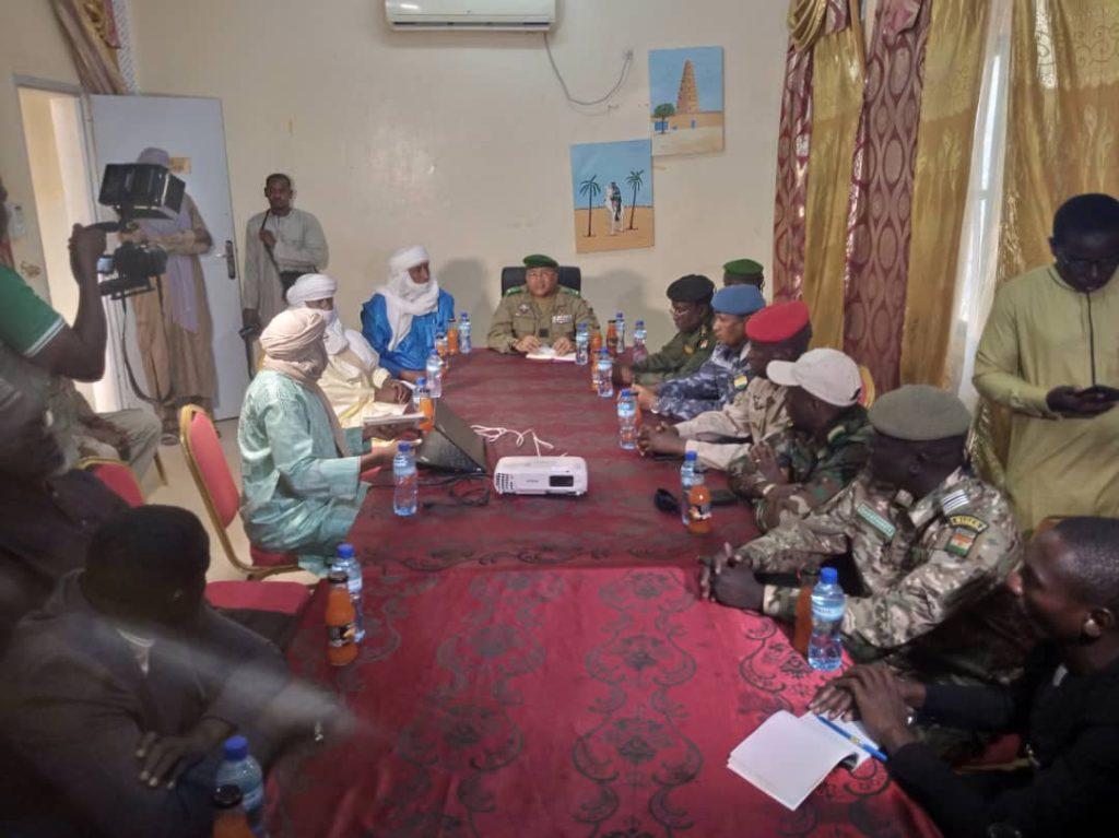 Agadez : Le Gouverneur visite plusieurs services publics déconcentrés de l’Etat Agadez : Le Gouverneur visite plusieurs services publics déconcentrés de l’Etat