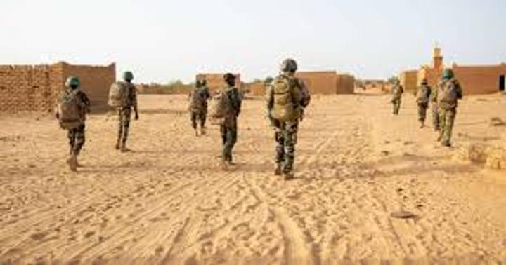 Sécurité : Trois (3) bandits neutralisés, six capturés et un important lot de matériels saisi par l’Armée nigérienne Sécurité : Trois (3) bandits neutralisés, six capturés et un important lot de matériels saisi par l’Armée nigérienne