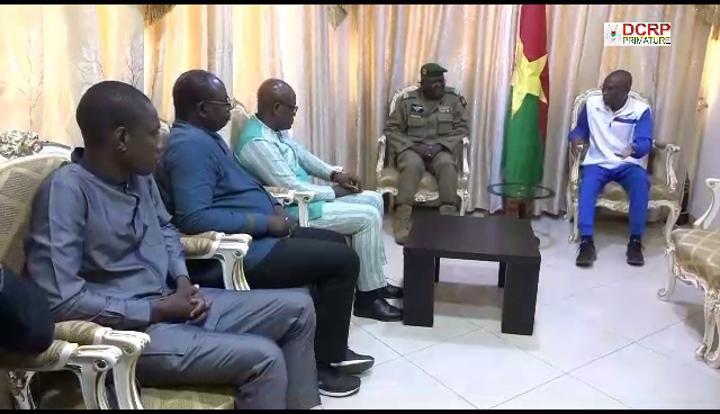 Visite du ministre de la Santé publique à Ouagadougou : Echanges d’expériences sur les questions sanitaires dont l’approvisionnement des deux pays en produits pharmaceutiques Visite du ministre de la Santé publique à Ouagadougou : Echanges d’expériences sur les questions sanitaires dont l’approvisionnement des deux pays en produits pharmaceutiques