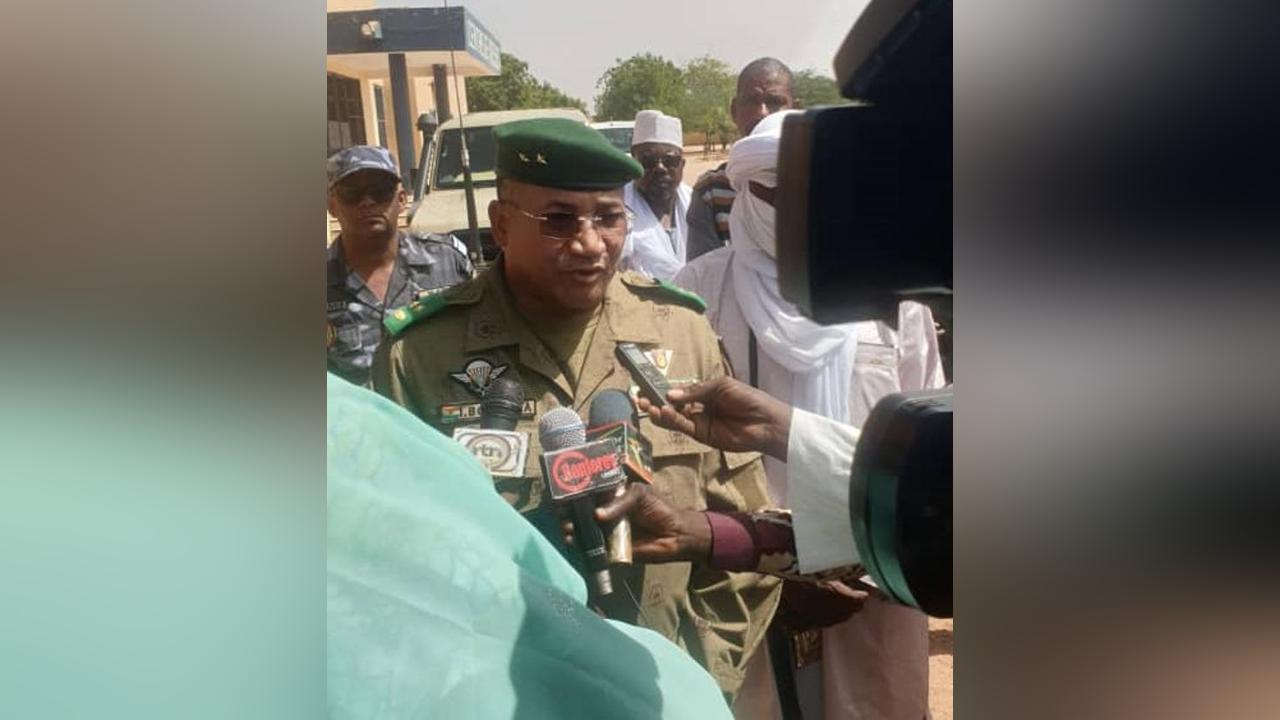 Agadez : Le Gouverneur d’Agadez visite les représentations des services de la presse publique RTN, ANP et ONEP Agadez : Le Gouverneur d’Agadez visite les représentations des services de la presse publique RTN, ANP et ONEP