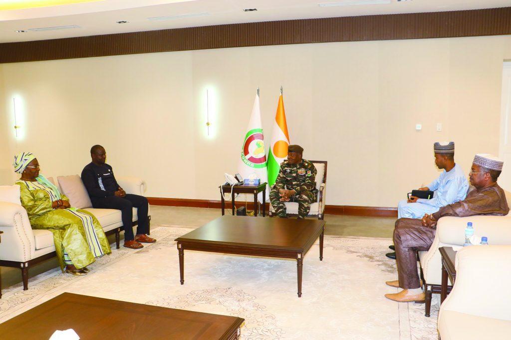 Audience à la Présidence de la République : Le chef de l’Etat reçoit les ministres Burkinabè et malien en charge des Mines et de l’Energie Audience à la Présidence de la République : Le chef de l’Etat reçoit les ministres Burkinabè et malien en charge des Mines et de l’Energie