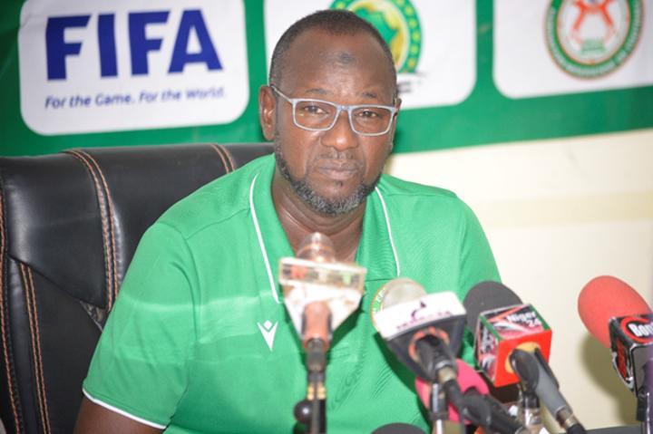 Conférence de presse de la FENIFOOT : Le sélectionneur dévoile la liste des 23 joueurs retenus pour affronter la Tanzanie et la Zambie Conférence de presse de la FENIFOOT : Le sélectionneur dévoile la liste des 23 joueurs retenus pour affronter la Tanzanie et la Zambie
