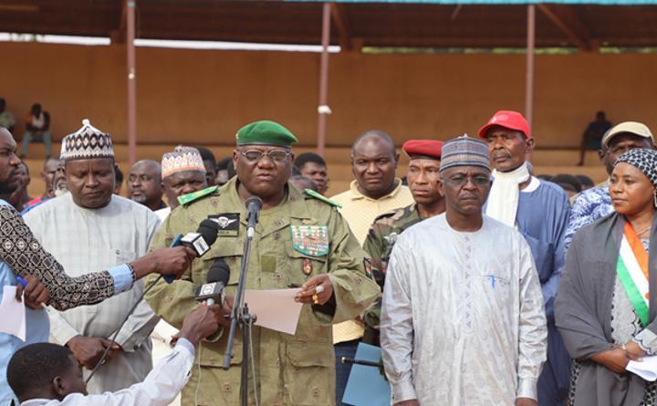 44ème édition du Sabre National de lutte traditionnelle : La région de Niamey lance le processus de sélection des 10 gladiateurs qui vont la représenter 44ème édition du Sabre National de lutte traditionnelle : La région de Niamey lance le processus de sélection des 10 gladiateurs qui vont la représenter