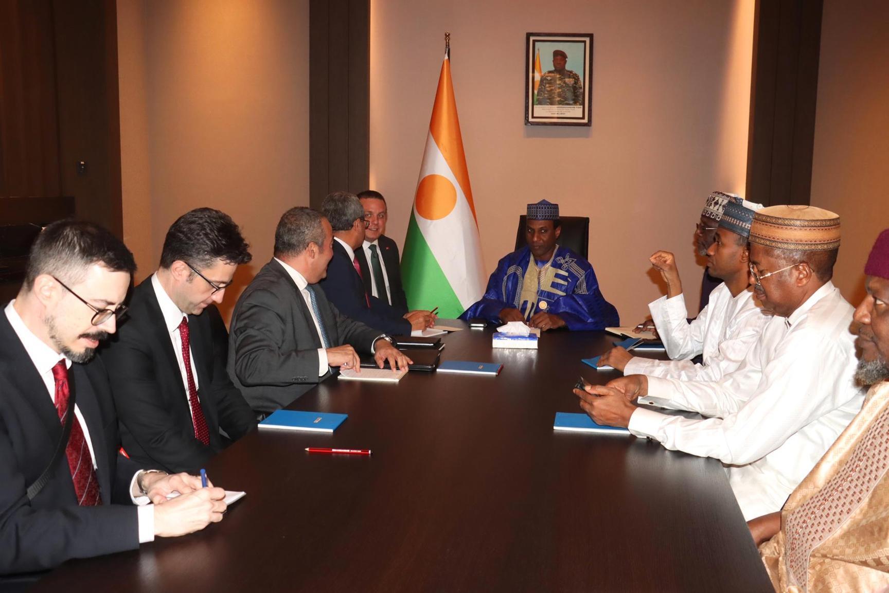 Renforcement de l’axe Niamey-Stanbul au centre d’échanges entre le Premier Ministre nigérien et le vice- ministre turc des Affaires Étrangères Renforcement de l’axe Niamey-Stanbul au centre d’échanges entre le Premier Ministre nigérien et le vice- ministre turc des Affaires Étrangères