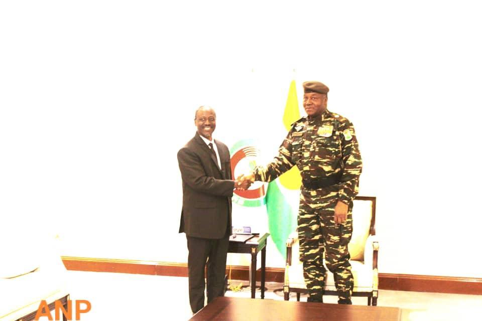 Niamey : L’ancien Premier Ministre ivoirien, Guillaume Soro reçu par le Chef de l’État nigérien, général Abdourahamane Tiani Niamey : L’ancien Premier Ministre ivoirien, Guillaume Soro reçu par le Chef de l’État nigérien, général Abdourahamane Tiani