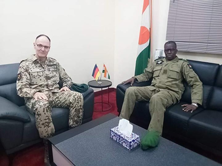 Le renforcement de la coopération militaire Niger-Allemagne discuté au cabinet du Ministre d’Etat nigérien en charge de la défense nationale Le renforcement de la coopération militaire Niger-Allemagne discuté au cabinet du Ministre d’Etat nigérien en charge de la défense nationale