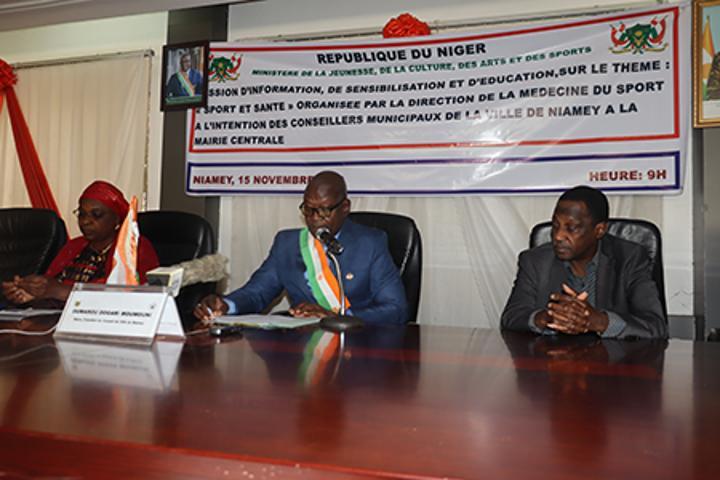 Session d’information, de sensibilisation et d’éducation sur la thématique ‘’Sport et Santé’’ à Niamey : Edifier les conseillers de ville sur les bienfaits de la pratique du sport Session d’information, de sensibilisation et d’éducation sur la thématique ‘’Sport et Santé’’ à Niamey : Edifier les conseillers de ville sur les bienfaits de la pratique du sport