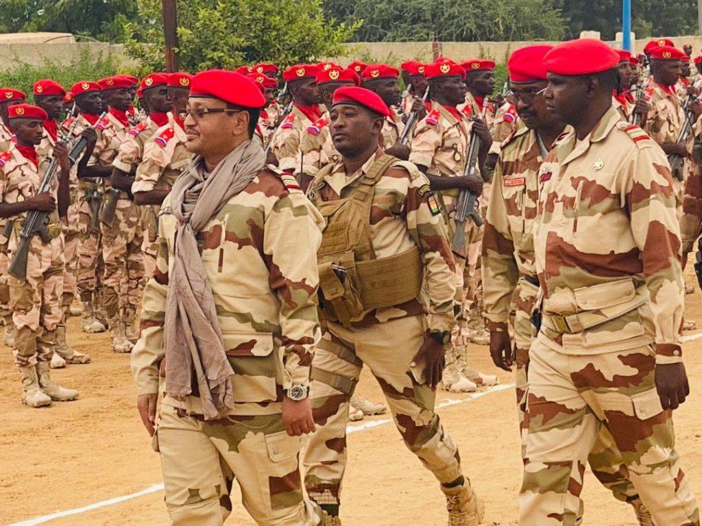 Diffa : Présentation du drapeau de la 2ème vague des éleves Gardes Nationaux, promotion 2023 Diffa : Présentation du drapeau de la 2ème vague des éleves Gardes Nationaux, promotion 2023