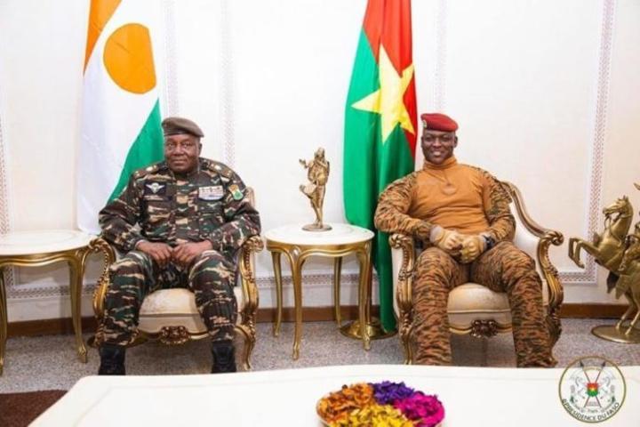 Visite d’amitié et de travail : Le Général Abdourahamane TIANI à Ouagadougou Visite d’amitié et de travail : Le Général Abdourahamane TIANI à Ouagadougou