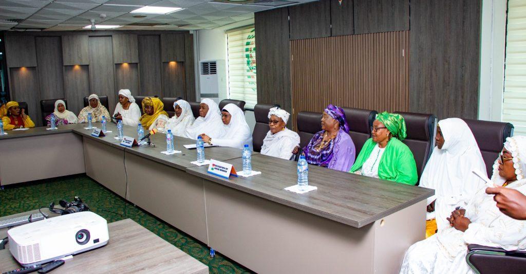 Une délégation de femmes nigériennes a rencontré la Vice-Présidente de la Commission de la CEDEAO Une délégation de femmes nigériennes a rencontré la Vice-Présidente de la Commission de la CEDEAO