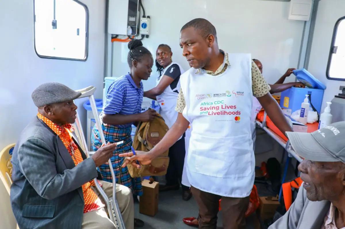 Afrique : l’initiative Saving Lives and Livelihoods (SLL) pour renforcer les systèmes de santé publique Afrique : l’initiative Saving Lives and Livelihoods (SLL) pour renforcer les systèmes de santé publique