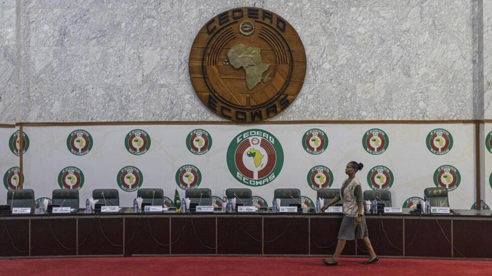 Le sommet de la Cédéao s’ouvre à Abuja avec le Niger et les sanctions au cœur des discussions Le sommet de la Cédéao s’ouvre à Abuja avec le Niger et les sanctions au cœur des discussions