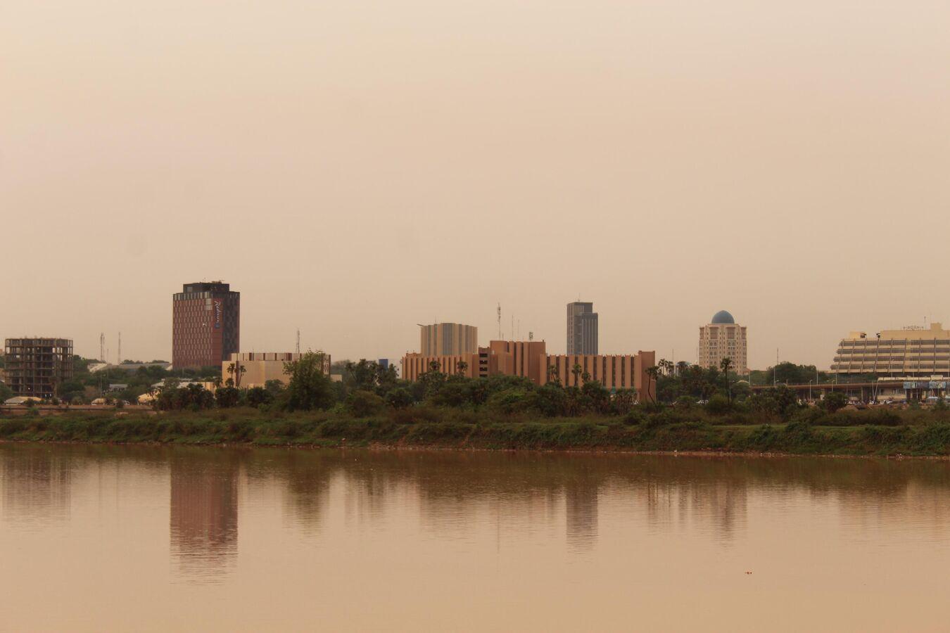 Le Niger, le Burkina Faso et le Mali: vers une union monétaire? Le Niger, le Burkina Faso et le Mali: vers une union monétaire?