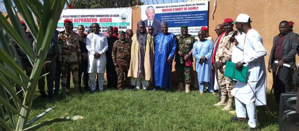 Célébration de la journée Internationale des Droits de l’Hommes à la maison d’arrêt de Niamey : Le ministre de la Justice réitère la volonté et la détermination des autorités à respecter les droits des détenus Célébration de la journée Internationale des Droits de l’Hommes à la maison d’arrêt de Niamey : Le ministre de la Justice réitère la volonté et la détermination des autorités à respecter les droits des détenus