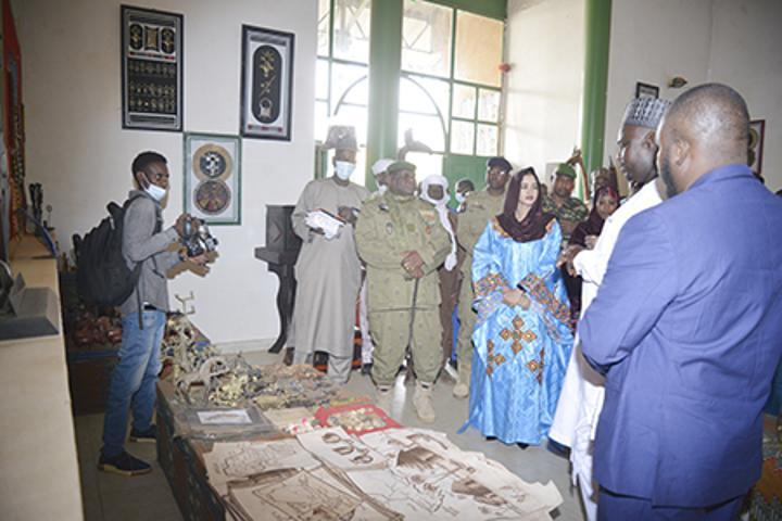 Visite de la ministre de l’Artisanat et du Tourisme au niveau de plusieurs services rattachés : Mme Soufian Aghaichata Guichen apprécie la résilience des structures visitées Visite de la ministre de l’Artisanat et du Tourisme au niveau de plusieurs services rattachés : Mme Soufian Aghaichata Guichen apprécie la résilience des structures visitées