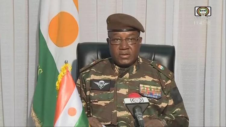 La CEDEAO reconnaît que « le gouvernement de S.E.M. Mohamed BAZOUM avait été effectivement renversé par un coup d’Etat militaire » La CEDEAO reconnaît que « le gouvernement de S.E.M. Mohamed BAZOUM avait été effectivement renversé par un coup d’Etat militaire »