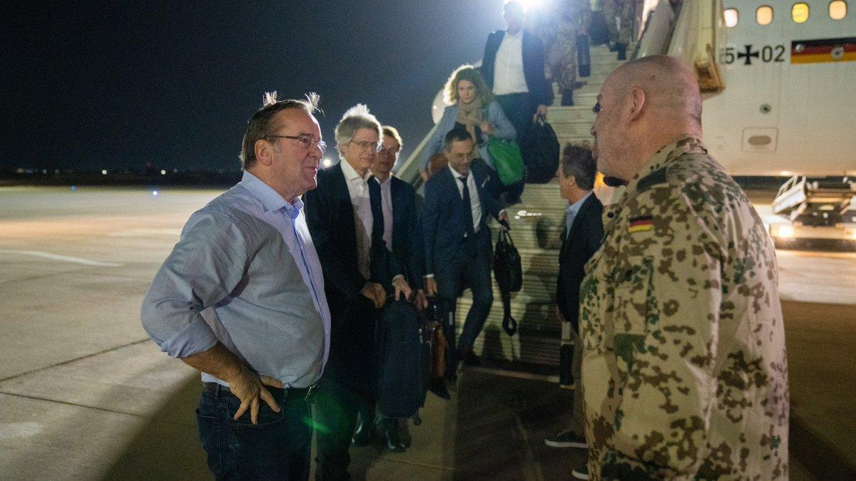 Arrivée à Niamey du Ministre allemand de la défense Arrivée à Niamey du Ministre allemand de la défense