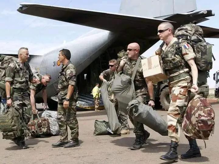 Les dernières troupes françaises ont quitté Niamey ce vendredi Les dernières troupes françaises ont quitté Niamey ce vendredi