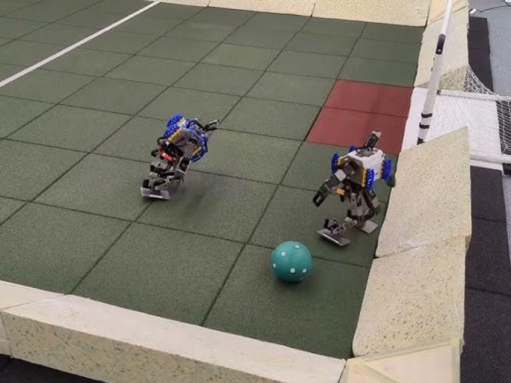 Des Robots Entraînés Par Google Pour Bien Jouer Au Football - Niger