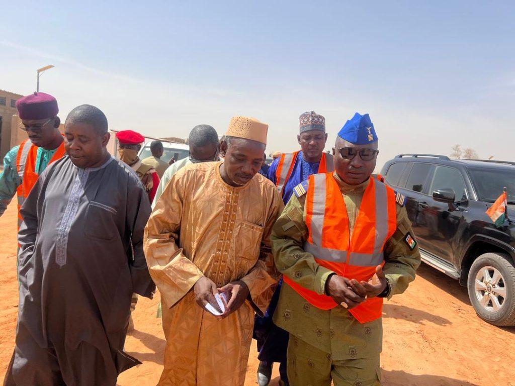 Visite du ministre des Transports et de l’Equipement dans les régions de Zinder et de Maradi : L’état des infrastructures, l’avancement des travaux sur certains chantiers et les conditions de travail des agents Visite du ministre des Transports et de l’Equipement dans les régions de Zinder et de Maradi : L’état des infrastructures, l’avancement des travaux sur certains chantiers et les conditions de travail des agents