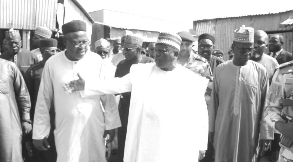 Visite de travail du ministre du Commerce et de l’Industrie dans la région de Zinder : Le gouvernement va injecter 60 Milliards de FCFA pour la reconstitution des stocks de céréales’’, a déclaré le ministre Seydou Asman Visite de travail du ministre du Commerce et de l’Industrie dans la région de Zinder : Le gouvernement va injecter 60 Milliards de FCFA pour la reconstitution des stocks de céréales’’, a déclaré le ministre Seydou Asman