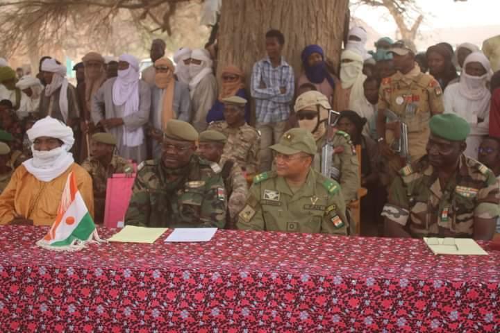 Visite du ministre de l’Hydraulique, de l’Assainissement et de l’Environnement dans la région d’Agadez : Lancement officiel des consultations publiques relatives au classement de la future Réserve Naturelle Communale du Mont Egalagh de Timia Visite du ministre de l’Hydraulique, de l’Assainissement et de l’Environnement dans la région d’Agadez : Lancement officiel des consultations publiques relatives au classement de la future Réserve Naturelle Communale du Mont Egalagh de Timia
