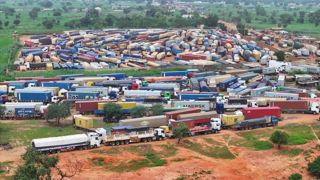 Que se Passe-T-Il entre le Niger et le Bénin: Fermeture des FrontièRes, Blocus ÉConomique, et ArrêT des Exportations de Pétrole ? Que se Passe-T-Il entre le Niger et le Bénin: Fermeture des FrontièRes, Blocus ÉConomique, et ArrêT des Exportations de Pétrole ?