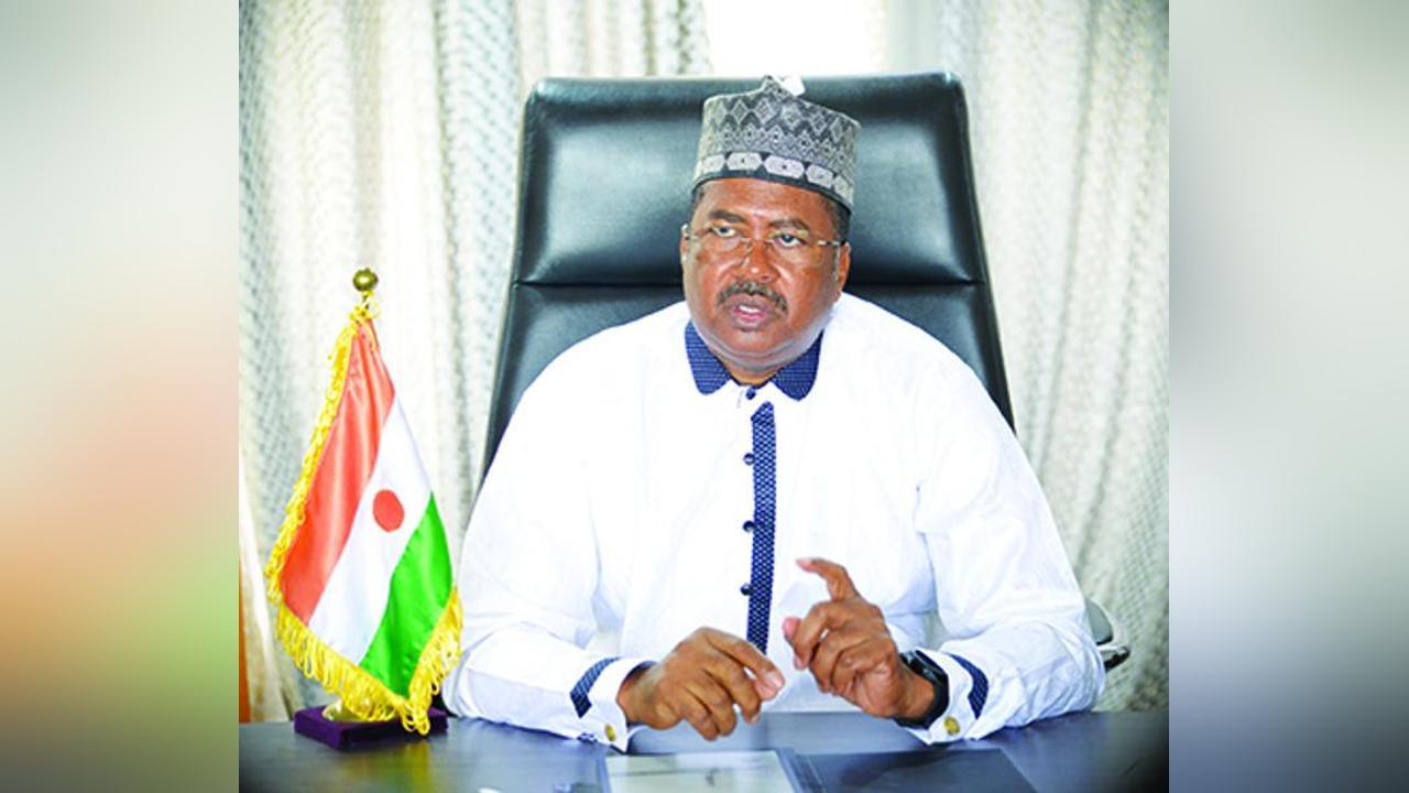 Ministre du Pétrole, M. Mahaman Moustapha Barké Bako : « Le Président du Conseil National pour la Sauvegarde de la Patrie, Son Excellence le Général de Brigade Abdourahamane Tiani a pris toutes les dispositions nécessaires pour mettre l’Etat dans ses droits » Ministre du Pétrole, M. Mahaman Moustapha Barké Bako : « Le Président du Conseil National pour la Sauvegarde de la Patrie, Son Excellence le Général de Brigade Abdourahamane Tiani a pris toutes les dispositions nécessaires pour mettre l’Etat dans ses droits »