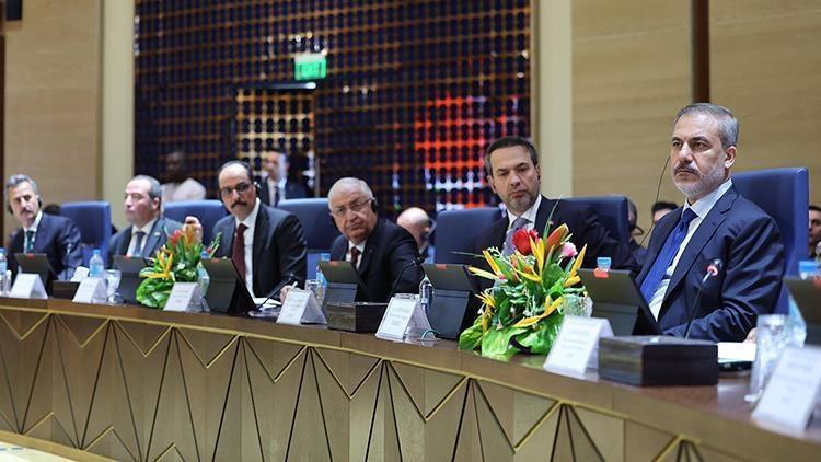 Türkiye - Niger : Hakan Fidan participe à la réunion de travail conjointe présidée par le Premier ministre Zeine Türkiye - Niger : Hakan Fidan participe à la réunion de travail conjointe présidée par le Premier ministre Zeine