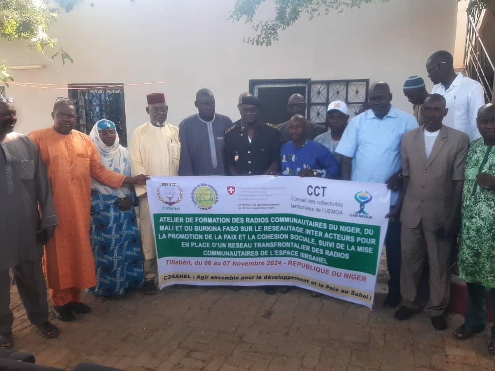Tillabéri : Des journalistes des radios communautaires des pays de l’AES en formation sur le réseautage interacteurs pour la promotion de la paix et la cohésion sociale Tillabéri : Des journalistes des radios communautaires des pays de l’AES en formation sur le réseautage interacteurs pour la promotion de la paix et la cohésion sociale