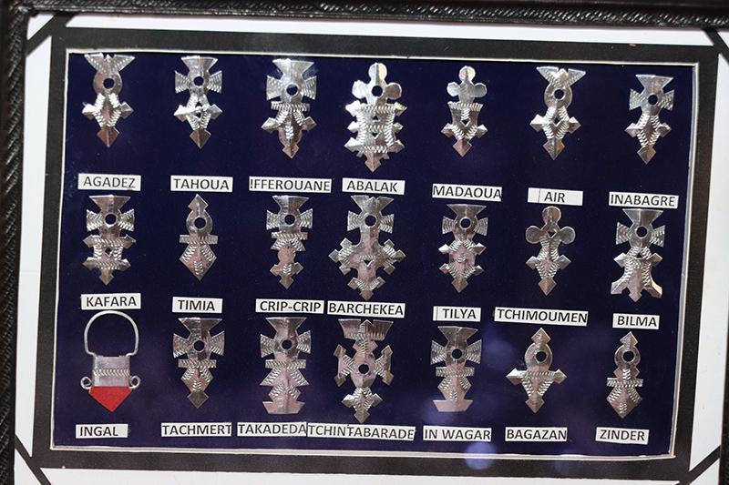 Les différentes Croix du Niger : Des joyaux du patrimoine matériel chargés de significations et de symboles Les différentes Croix du Niger : Des joyaux du patrimoine matériel chargés de significations et de symboles