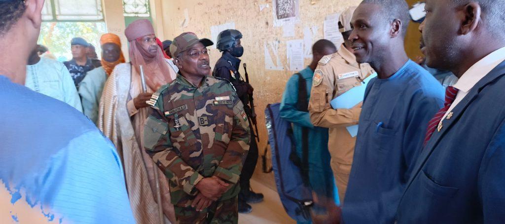 Zinder : Le Gouverneur visite l’université André Salifou et le camp de la Garde Nationale du Niger Zinder : Le Gouverneur visite l’université André Salifou et le camp de la Garde Nationale du Niger