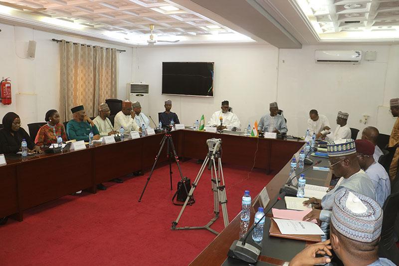 Visite de travail du ministre des Affaires Etrangères de la République Fédérale du Nigeria à Niamey : Séance de travail entre les ministres Bakary Yaou Sangaré et Yusuf Maitama Tugar Visite de travail du ministre des Affaires Etrangères de la République Fédérale du Nigeria à Niamey : Séance de travail entre les ministres Bakary Yaou Sangaré et Yusuf Maitama Tugar