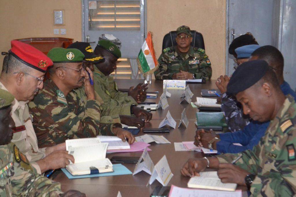Agadez : le Gouverneur préside un Conseil Régional de Sécurité élargie au Comité Régional de Gestion des Crises Agadez : le Gouverneur préside un Conseil Régional de Sécurité élargie au Comité Régional de Gestion des Crises