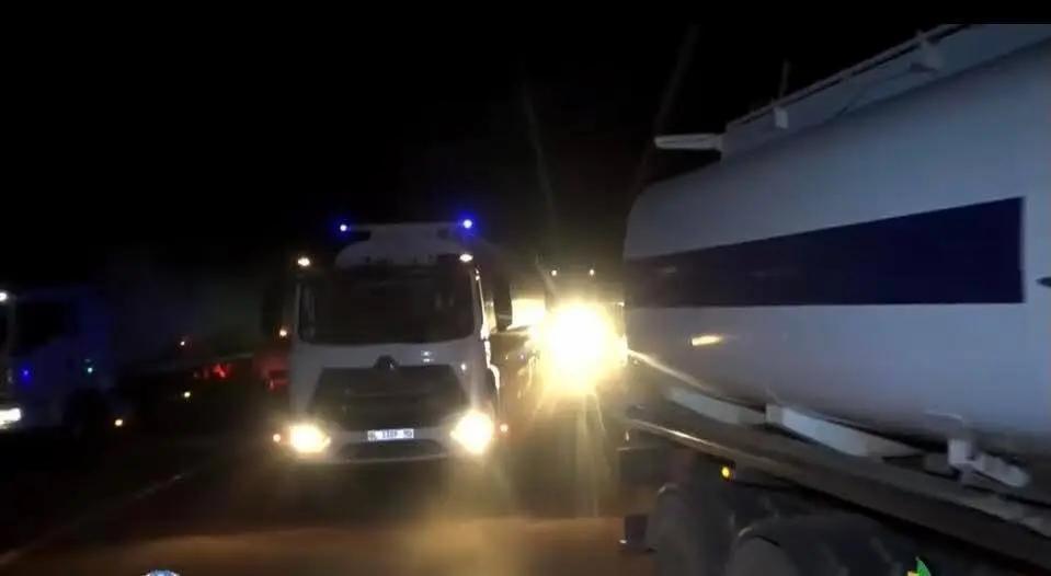 Carburants: Un convoi de 40 citernes en provenance du Niger est arrivé à Gao pour ravitailler le Nord-Mali Carburants: Un convoi de 40 citernes en provenance du Niger est arrivé à Gao pour ravitailler le Nord-Mali