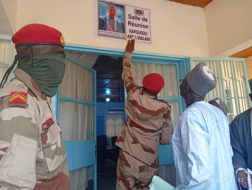 Diffa : La salle des réunions de la mairie prend le nom de Kafougou Abba Mallam, 1er Maire de la ville Diffa : La salle des réunions de la mairie prend le nom de Kafougou Abba Mallam, 1er Maire de la ville