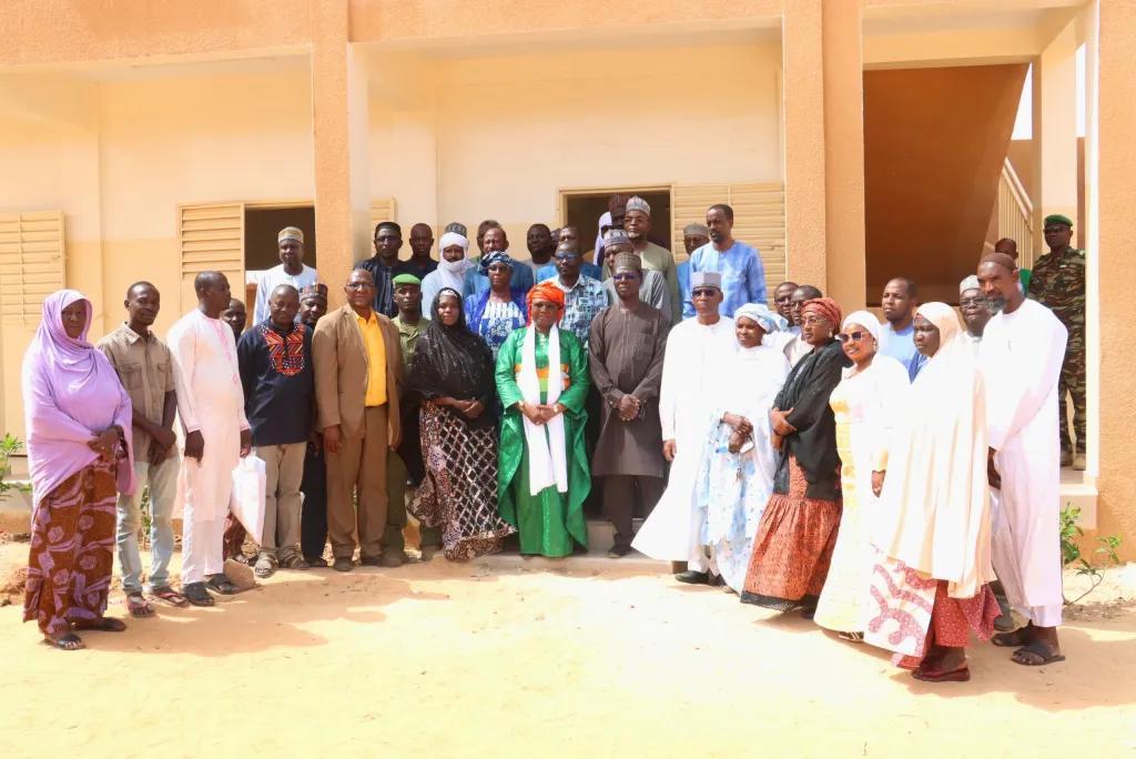 La Ministre de l’éducation nationale réceptionne un nouveau bâtiment R+1 au collège scientifique de Niamey La Ministre de l’éducation nationale réceptionne un nouveau bâtiment R+1 au collège scientifique de Niamey