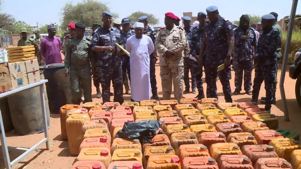 8.775 litres d’hydrocarbures, 5 briques de chanvre indien et un lot de produits pharmaceutiques saisis à Tahoua 8.775 litres d’hydrocarbures, 5 briques de chanvre indien et un lot de produits pharmaceutiques saisis à Tahoua