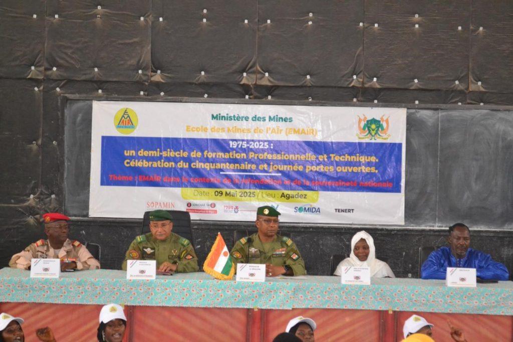 Lancement du cinquantenaire de l’Ecole des Mines de l’Aïr d’Agadez : le ministre des Mines salue la contribution de l’école dans la formation des cadres nigériens Lancement du cinquantenaire de l’Ecole des Mines de l’Aïr d’Agadez : le ministre des Mines salue la contribution de l’école dans la formation des cadres nigériens