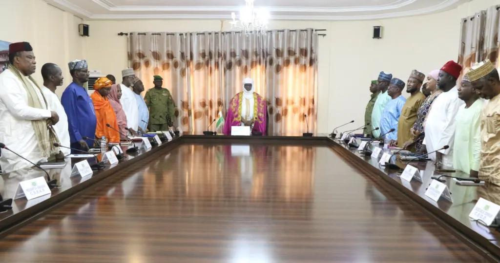 Conseil Consultatif pour la Refondation : Dr Mamoudou Harouna Djingarey rencontre les membres du bureau du conseil Conseil Consultatif pour la Refondation : Dr Mamoudou Harouna Djingarey rencontre les membres du bureau du conseil