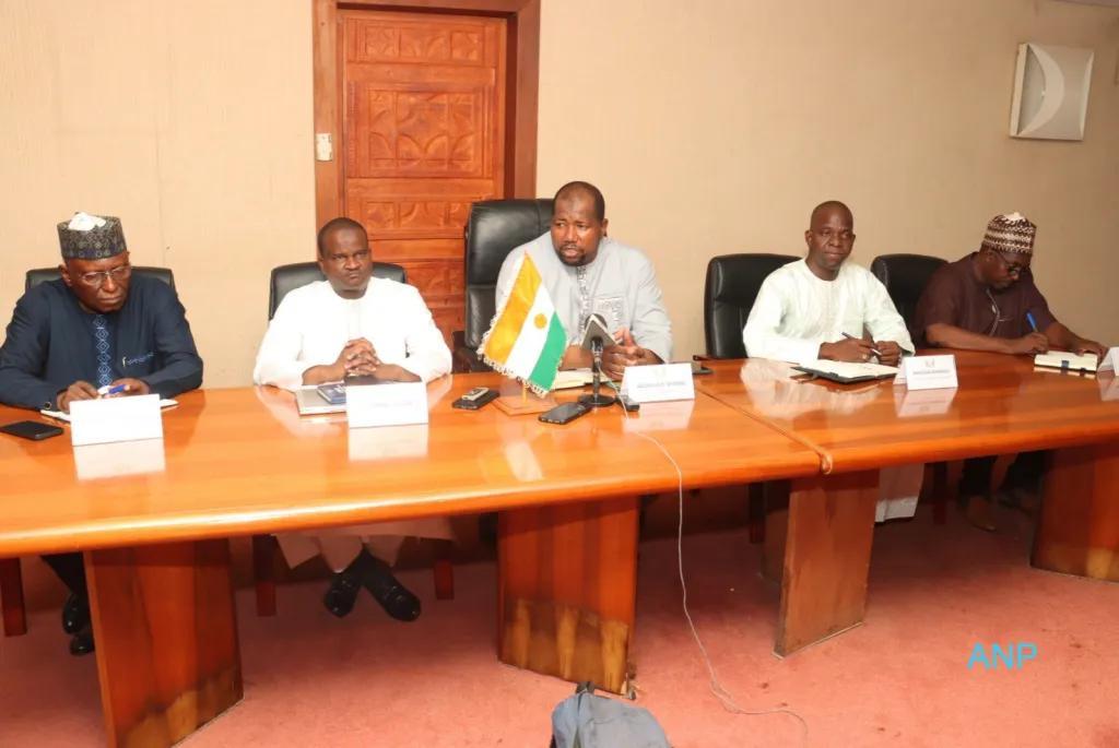 Réduction du prix du ciment au Niger : le Ministre du commerce interpelle les commerçants sur le non-respect de la mesure Réduction du prix du ciment au Niger : le Ministre du commerce interpelle les commerçants sur le non-respect de la mesure