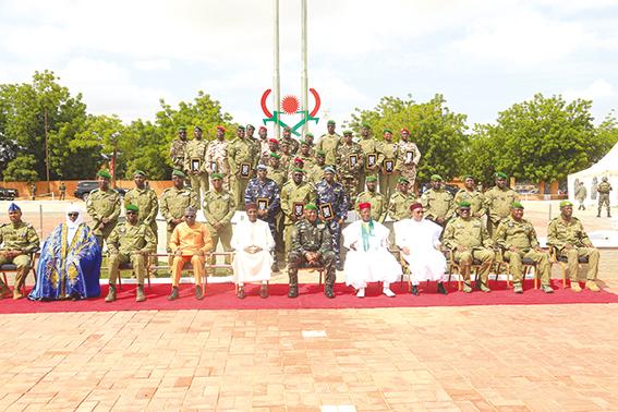 Sortie de la première promotion de l’Ecole de Guerre : Le Chef de l’Etat préside la cérémonie de remise de diplômes aux lauréats Sortie de la première promotion de l’Ecole de Guerre : Le Chef de l’Etat préside la cérémonie de remise de diplômes aux lauréats
