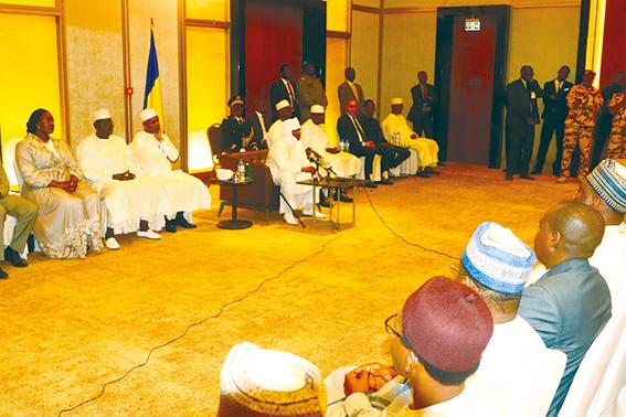 Le Président de la République du Tchad rencontre la communauté tchadienne au Niger : Le Maréchal Mahamat Idriss Déby Itno appelle ses concitoyens à être des ambassadeurs dignes de leur pays Le Président de la République du Tchad rencontre la communauté tchadienne au Niger : Le Maréchal Mahamat Idriss Déby Itno appelle ses concitoyens à être des ambassadeurs dignes de leur pays