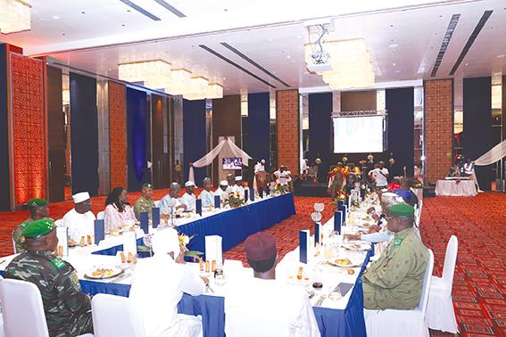 A la Présidence de la République : Dîner de gala en l’honneur du Président Tchadien, le Maréchal Mahamat Idriss Deby Itno A la Présidence de la République : Dîner de gala en l’honneur du Président Tchadien, le Maréchal Mahamat Idriss Deby Itno