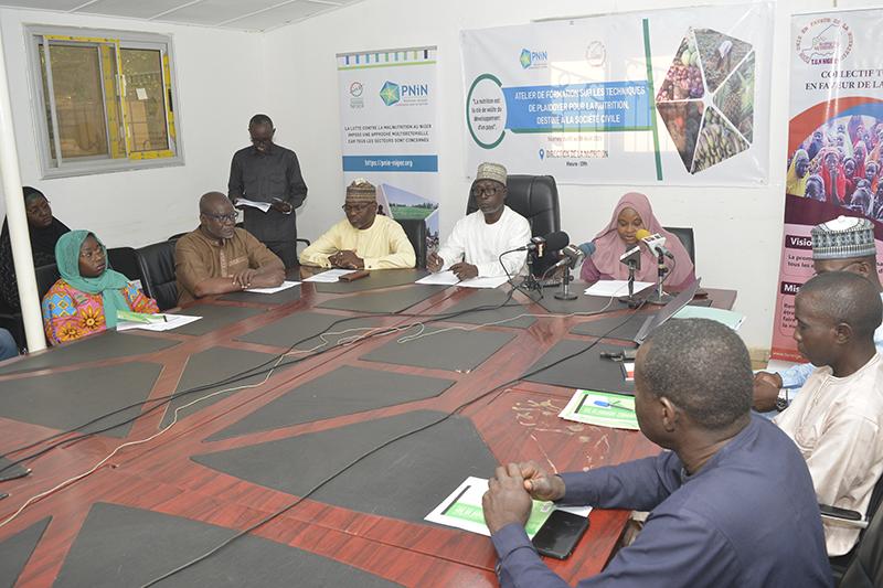 Atelier de formation sur les techniques de plaidoyer pour la nutrition : Former les acteurs de la société civile pour lutter contre la faim et la malnutrition des enfants Atelier de formation sur les techniques de plaidoyer pour la nutrition : Former les acteurs de la société civile pour lutter contre la faim et la malnutrition des enfants