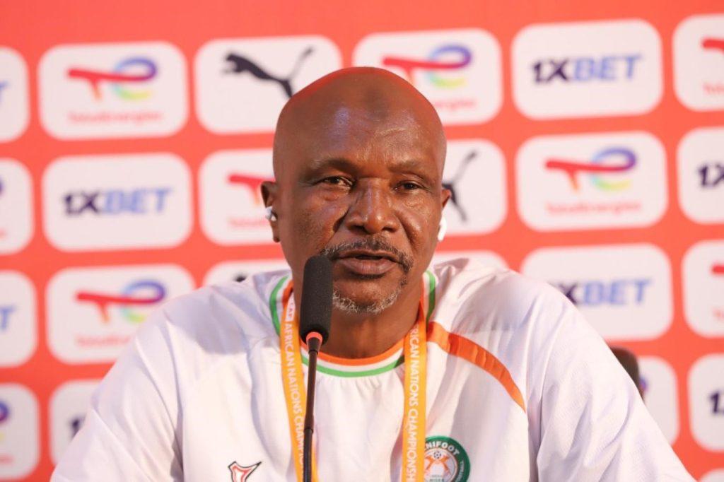 Conférence de Presse sur la deuxième sortie du Mena A’ au CHAN KE-TZ-OG2024 : le Mena A’ prêt à se battre face à l’Ouganda pour se relancer dans la course Conférence de Presse sur la deuxième sortie du Mena A’ au CHAN KE-TZ-OG2024 : le Mena A’ prêt à se battre face à l’Ouganda pour se relancer dans la course