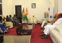 Visite du Président du CCR par une délégation handicapée Visite du Président du CCR par une délégation handicapée