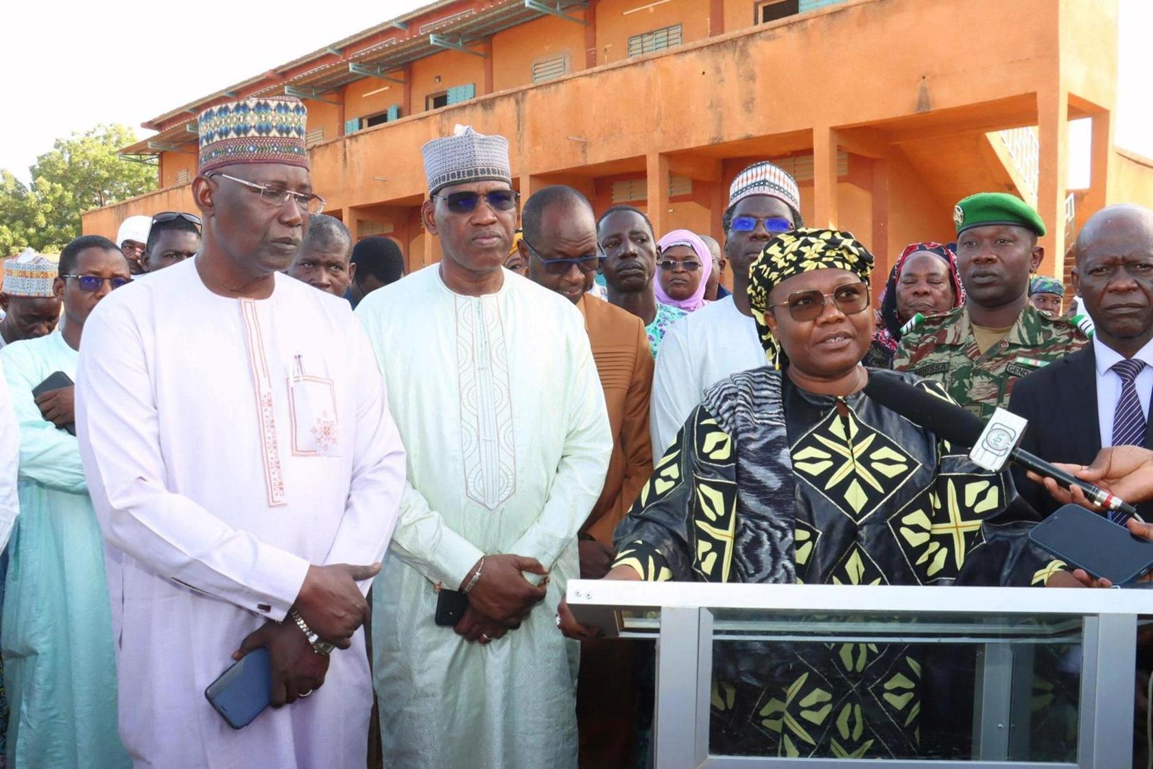 Initiative Une Semaine, Une École au CES Gawey 2 Initiative Une Semaine, Une École au CES Gawey 2