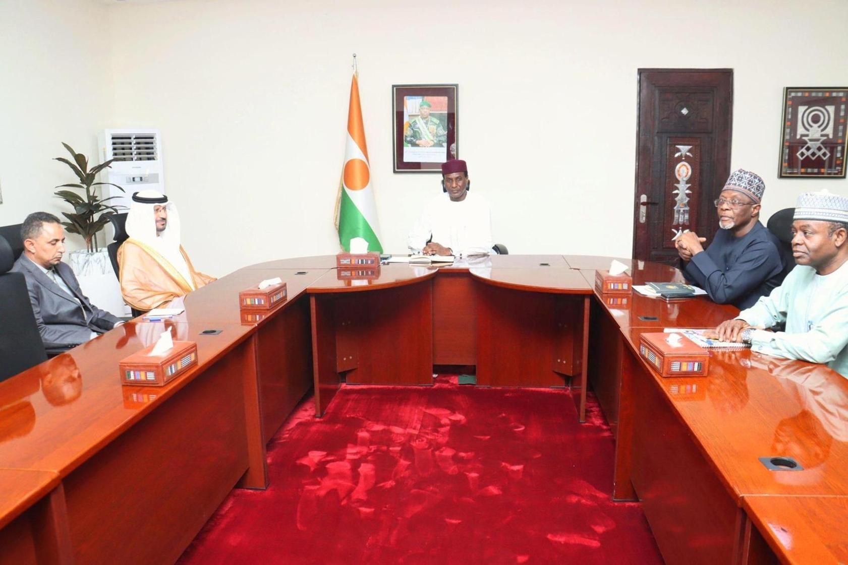 Premier Ministre Nigérien Rencontre Ambassadeur Émirats Premier Ministre Nigérien Rencontre Ambassadeur Émirats