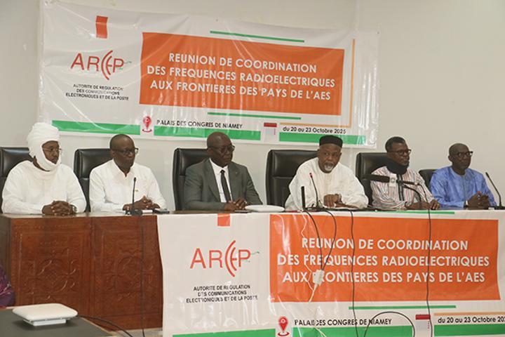Réunion Sur Les Fréquences Aux Frontières Du Sahel Réunion Sur Les Fréquences Aux Frontières Du Sahel